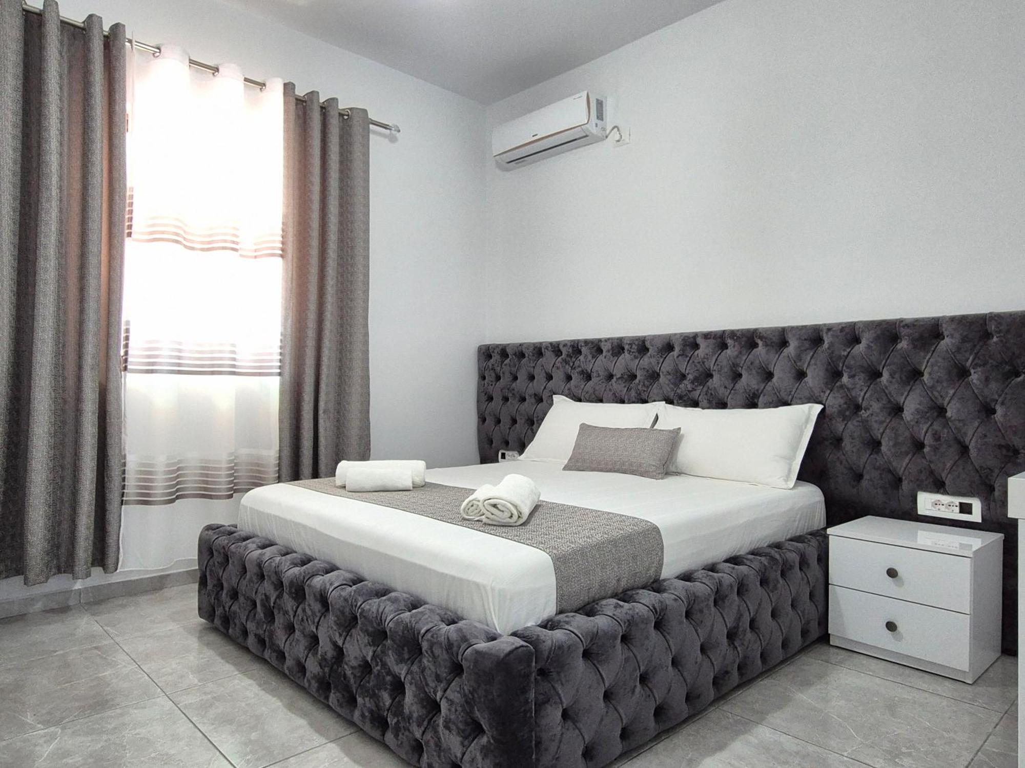 Leilighetshoteller Roxhest Sarandë