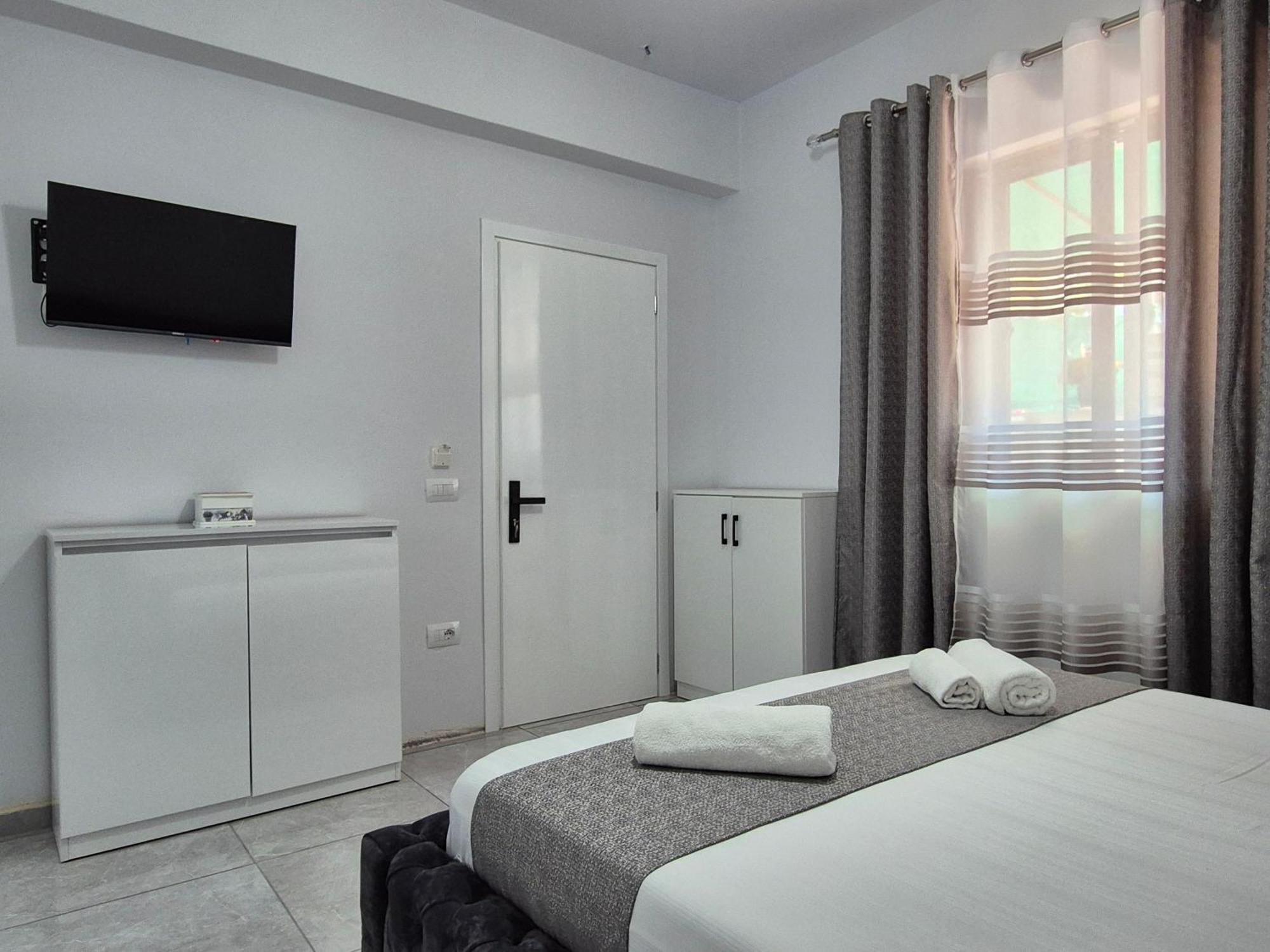 Roxhest Sarandë